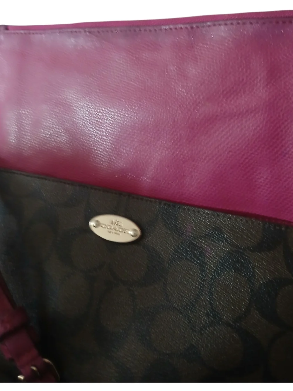 Coach Signature Crossbody Bag in Black with Pink Trim - Picture 4 of 5